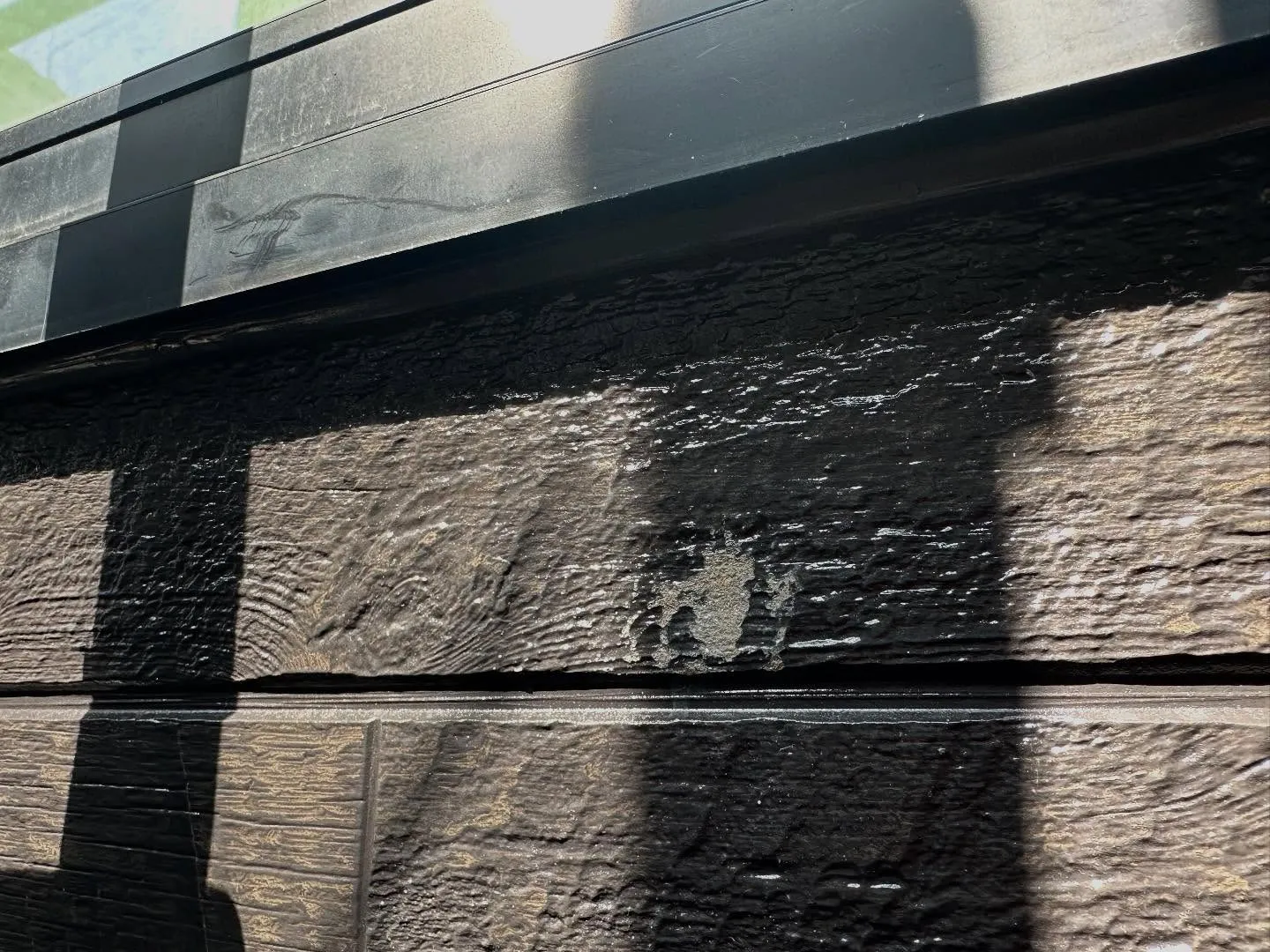 とある外壁塗装現場にて補修のご依頼を頂きました。