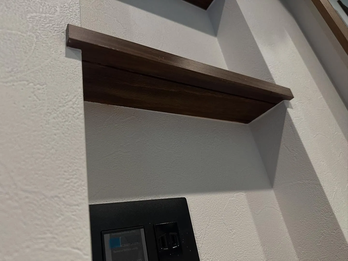 苦手なコーキングなどもへこたれず頑張り、癒しを求めて滝を拝み...