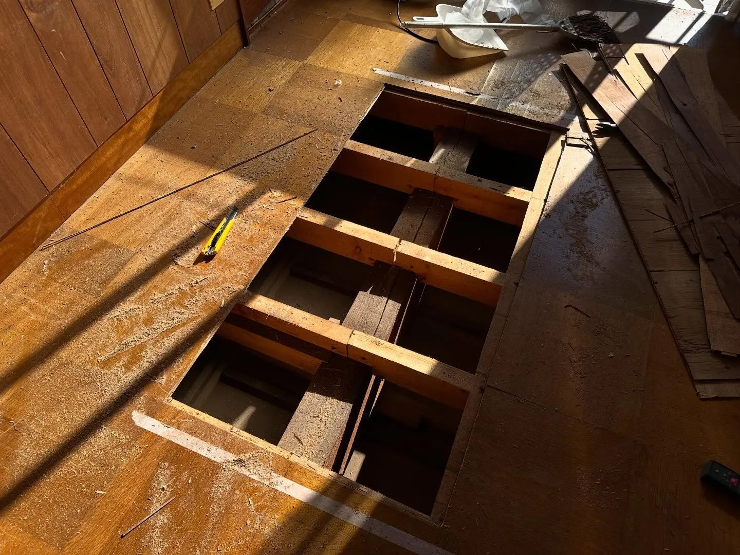 🏡 床の「ブカブカ」を解消！✨ 快適な暮らしを取り戻しました...