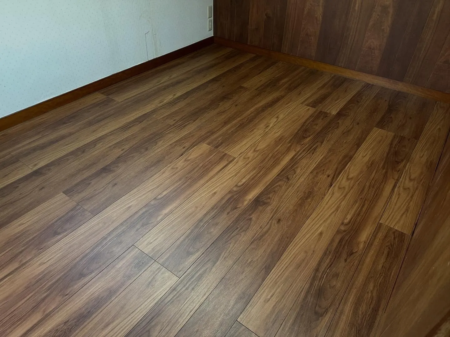 🏡 床の「ブカブカ」を解消！✨ 快適な暮らしを取り戻しました...