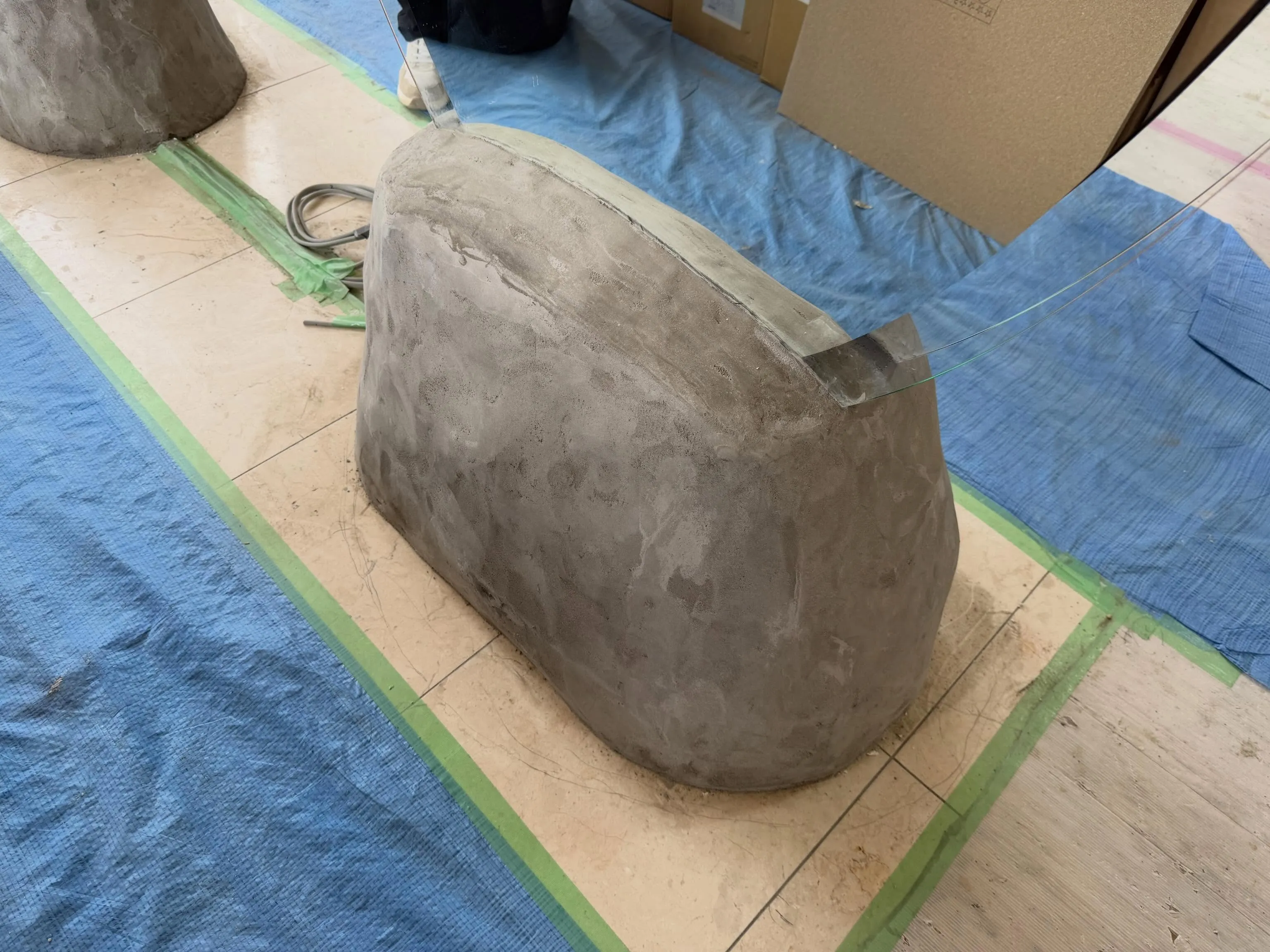 さて、本日は少しアートっぽい仕事を三毛ちゃんことあやっちとキ...